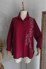 Büyük Beden Kadın Jessica El İşlemeli Abiye Gömlek Büyük Beden - Polyester Kumaş Büyük Beden Gömlek Bordo Yaprak İşlemeli