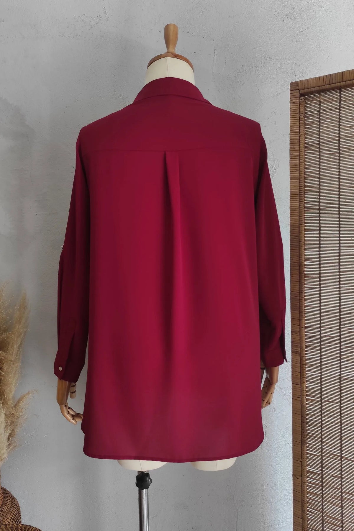 Büyük Beden Kadın Jessica El İşlemeli Abiye Gömlek Büyük Beden - Polyester Kumaş Büyük Beden Gömlek Bordo Düz Kumaş