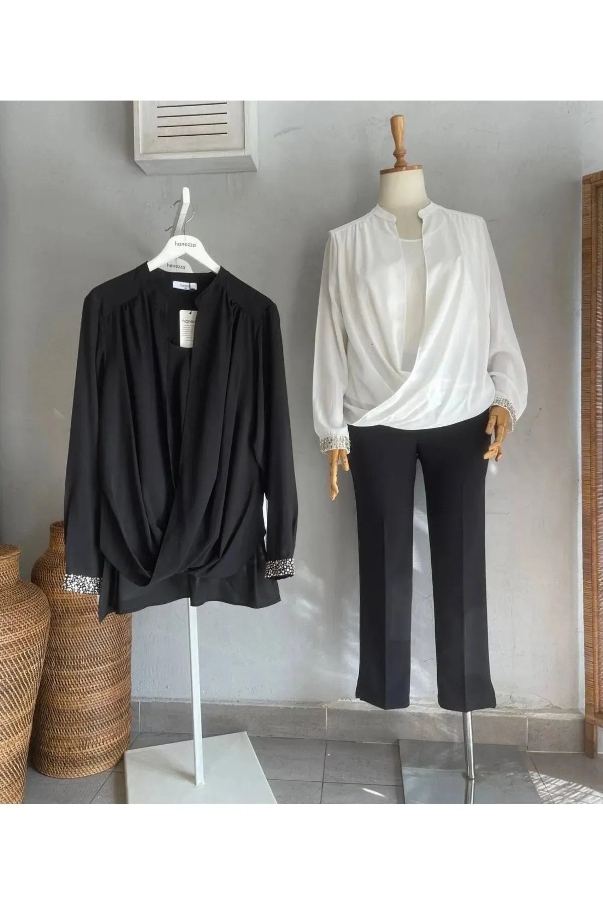 Damen Plus Size Bluse mit Wickelausschnitt und Stickerei aus Jessica-Stoff