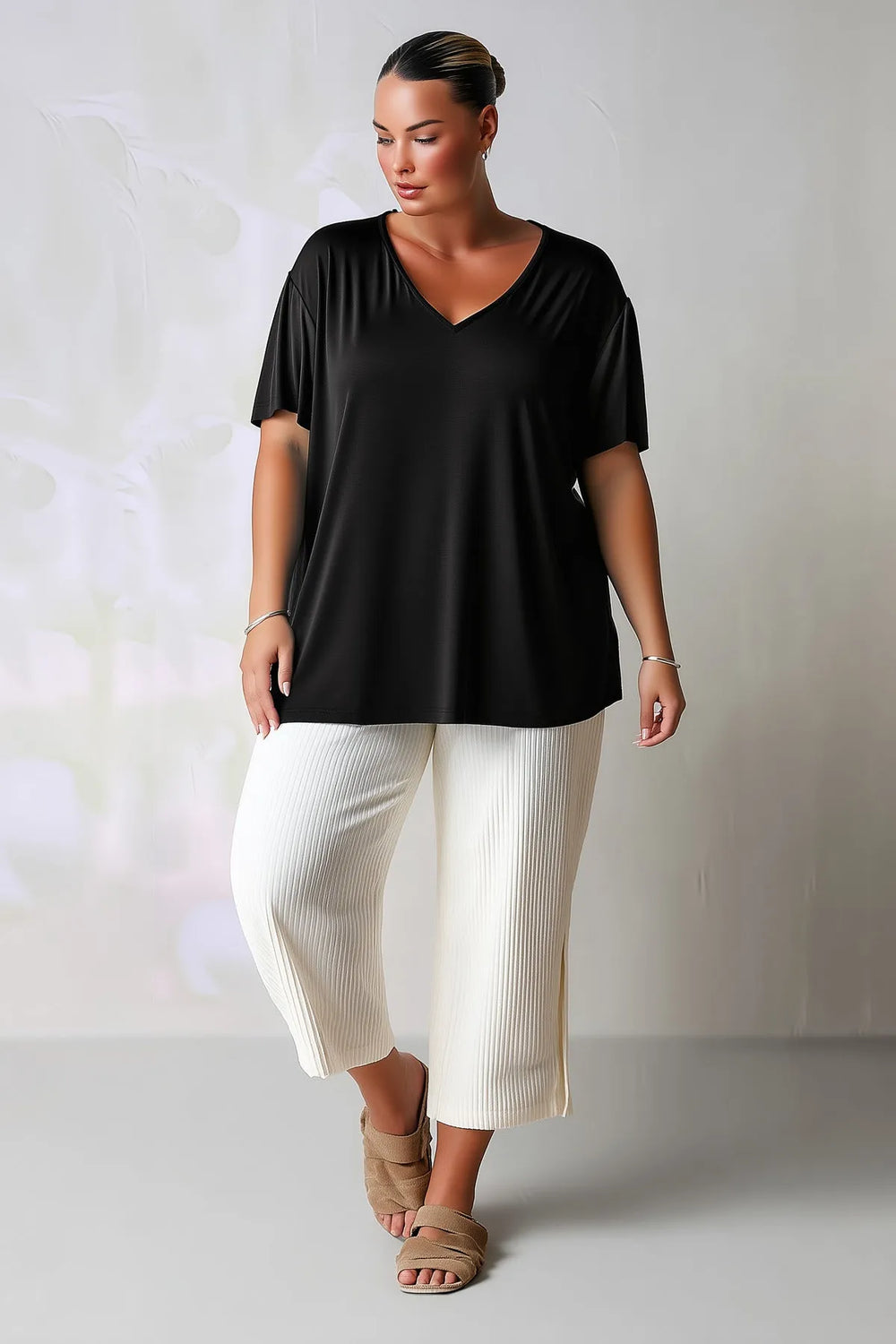 Не ограничивайте себя в комфорте: базовая футболка с V-образным вырезом - Image 16