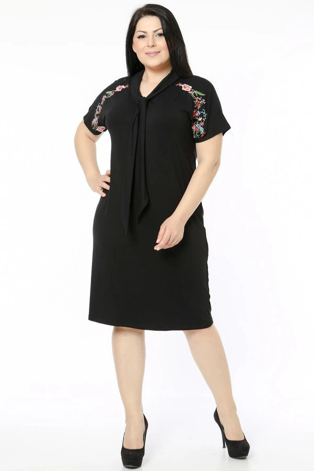 Kravat Yaka Omuz Nakış Detaylı Elbise - Image 1