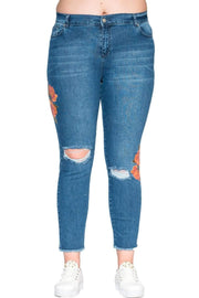 Büyük Beden Kadın Nakışlı Çiçek Desenli Yırtık Kot Pantolon - Pamuklu Kumaş Ticari Ürün Mavi