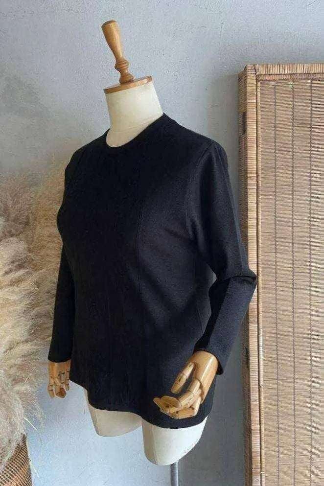 كنزة تريكو بياقة دائرية - كنزة للأمهات بمقاسات كبيرة من الأكريليك