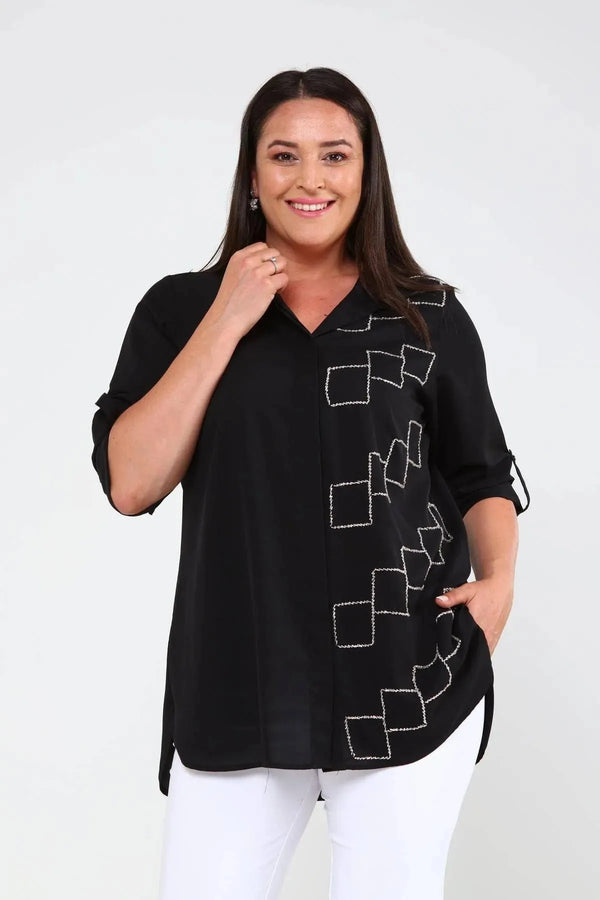 Büyük Beden Kadın Yılbaşı Işıltısı: Yılbaşı Için El Işlemeli Gömleklerle Fark Yaratın Büyük Beden Gömlek Siyah Kare Desenli